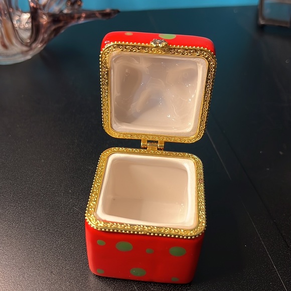 Holiday Gift Red Hinged Trinket Box - Picture 4 of 6